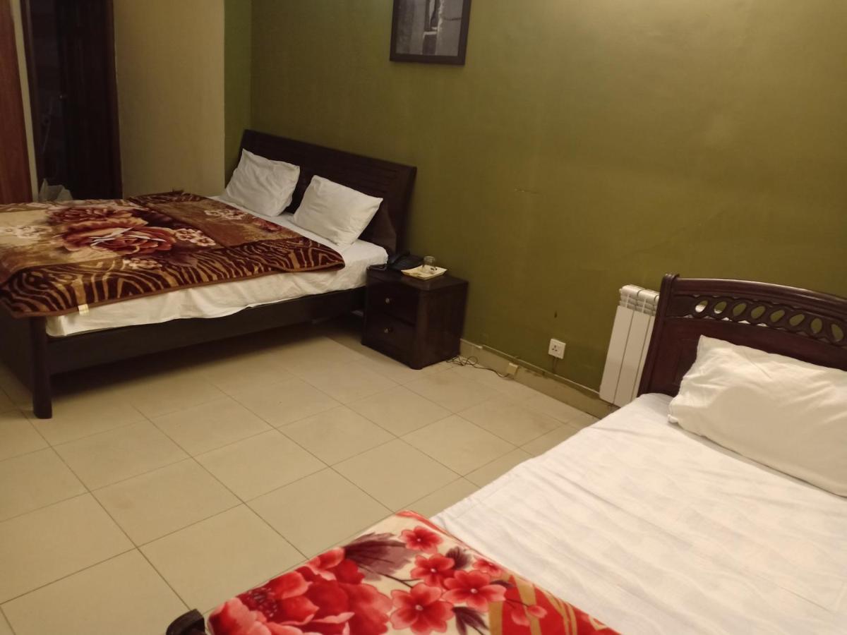 Tourist Hub Islamabad Bed & Breakfast Luaran gambar