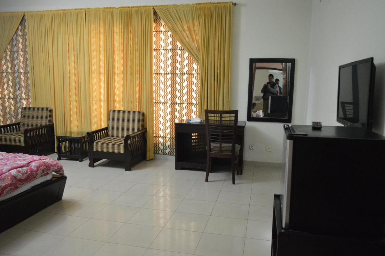 Tourist Hub Islamabad Bed & Breakfast Luaran gambar