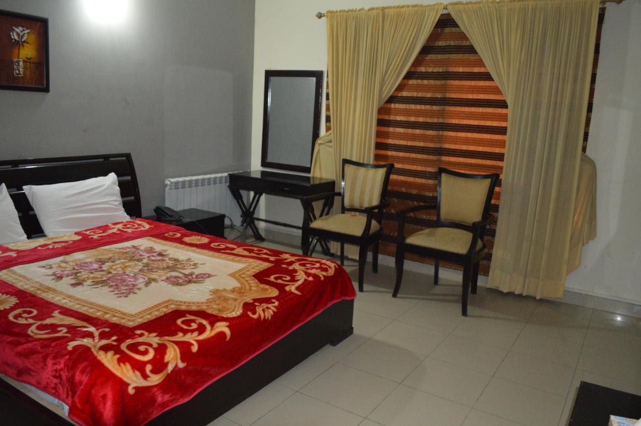 Tourist Hub Islamabad Bed & Breakfast Luaran gambar