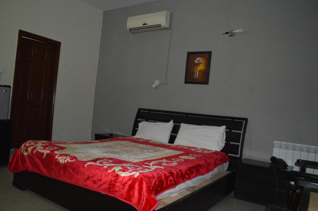 Tourist Hub Islamabad Bed & Breakfast Luaran gambar
