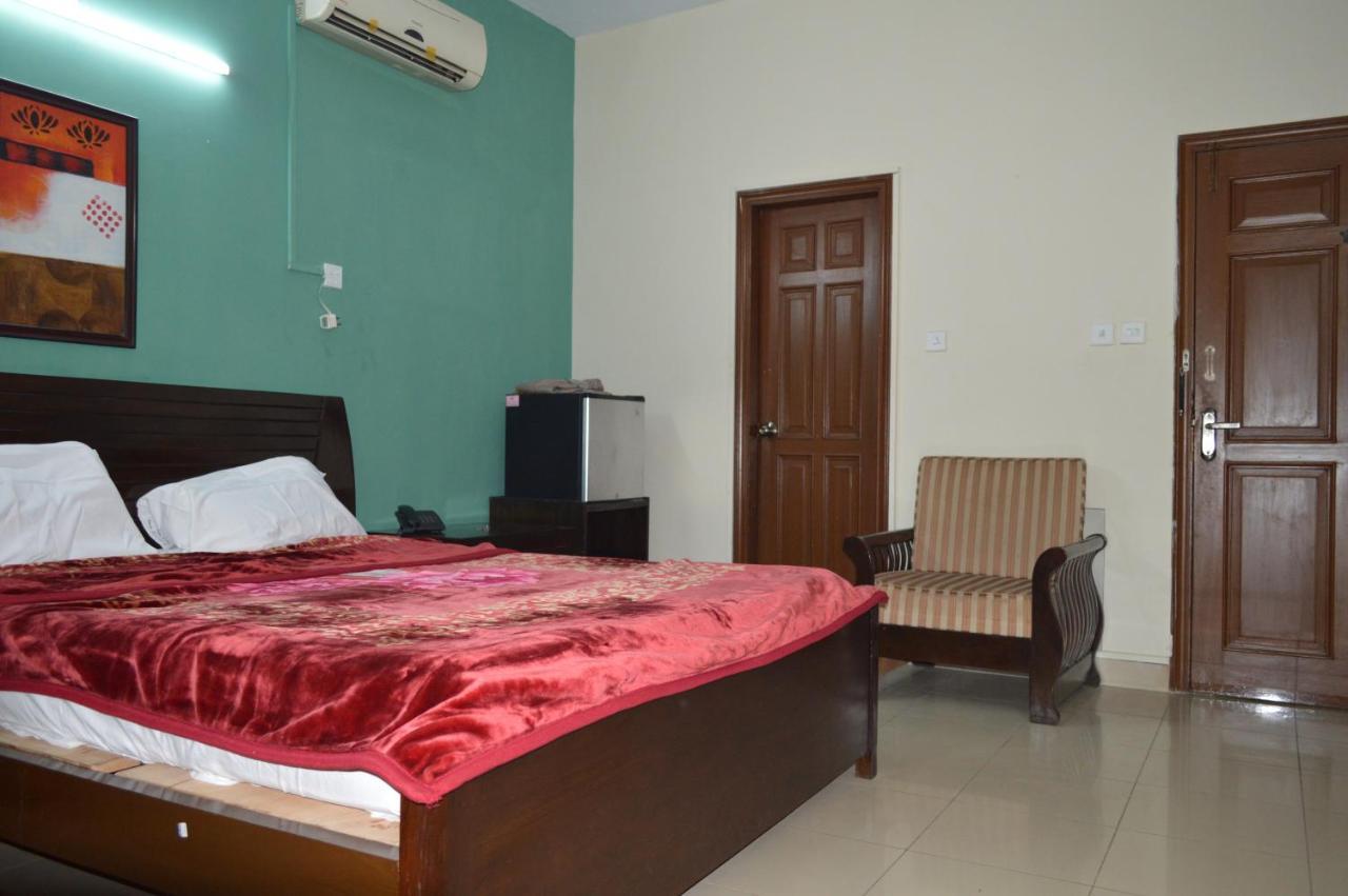 Tourist Hub Islamabad Bed & Breakfast Luaran gambar