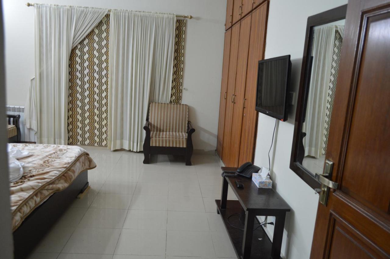 Tourist Hub Islamabad Bed & Breakfast Luaran gambar