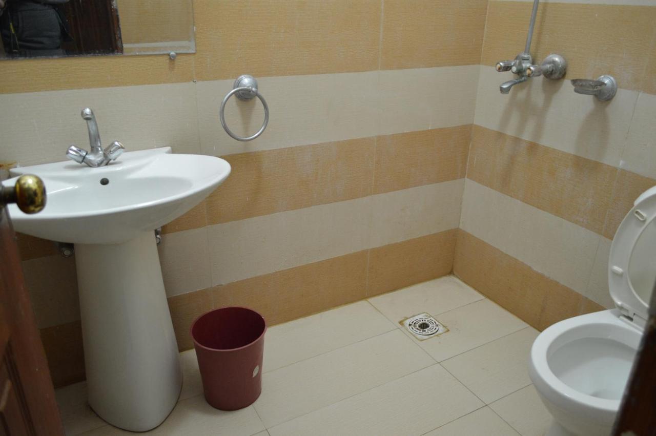 Tourist Hub Islamabad Bed & Breakfast Luaran gambar